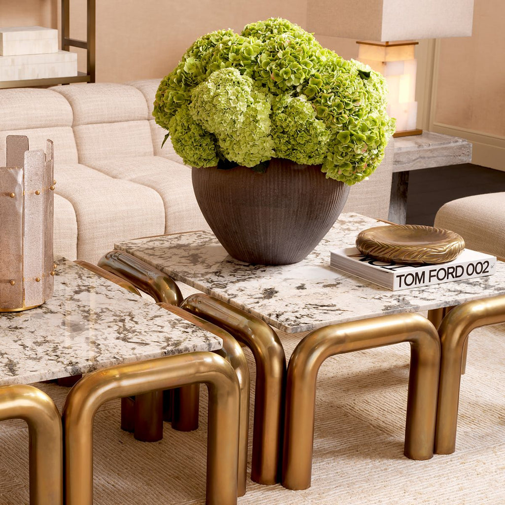 Vase Bayly